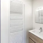 2 Bedroom Cozy In 公寓