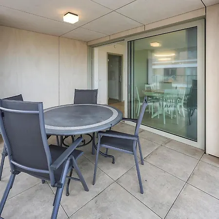 2 Bedroom Cozy In Apartment