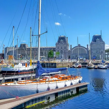 2 Bedroom Cozy In * Oostende