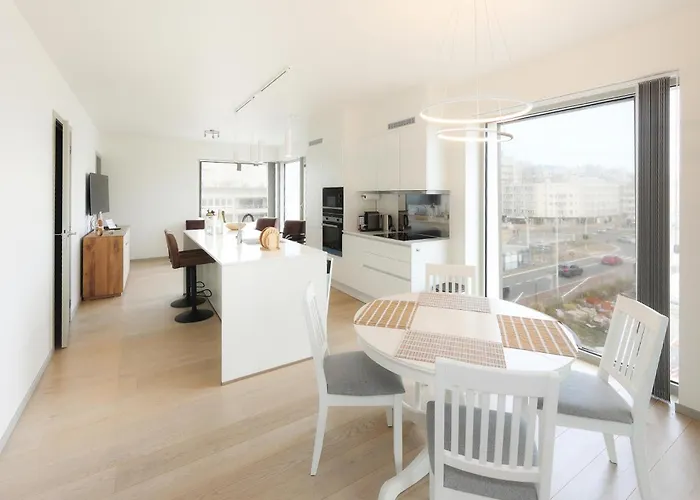 2 Bedroom Cozy In Apartment *