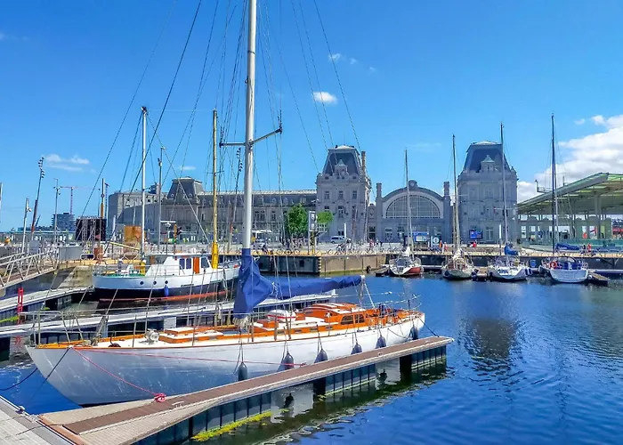 2 Bedroom Cozy In * Ostend